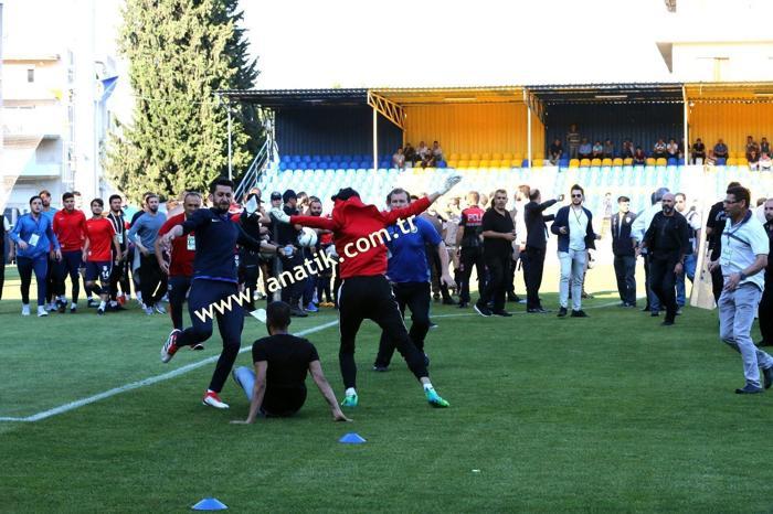 Menemen Belediyespor - Keçiörengücü maçında kavga çıktı