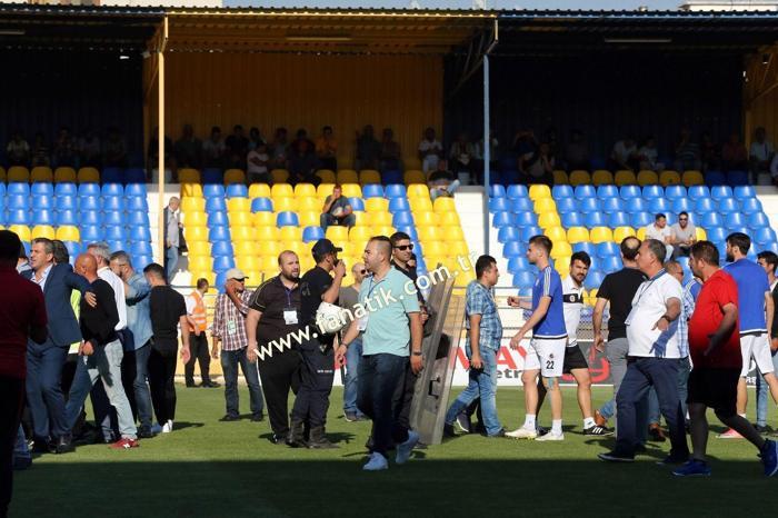 Menemen Belediyespor - Keçiörengücü maçında kavga çıktı