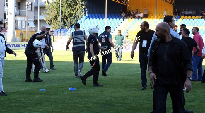 Menemen Belediyespor - Keçiörengücü maçında kavga çıktı
