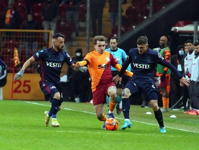 Fanatik yazarları Galatasaray - Trabzonspor mücadelesini yazdı