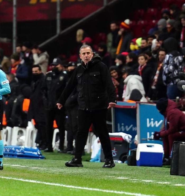 Fanatik yazarları Galatasaray - Trabzonspor mücadelesini yazdı