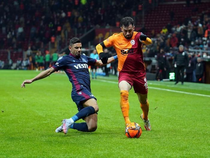 Fanatik yazarları Galatasaray - Trabzonspor mücadelesini yazdı