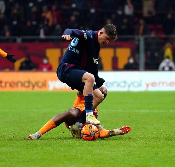 Fanatik yazarları Galatasaray - Trabzonspor mücadelesini yazdı