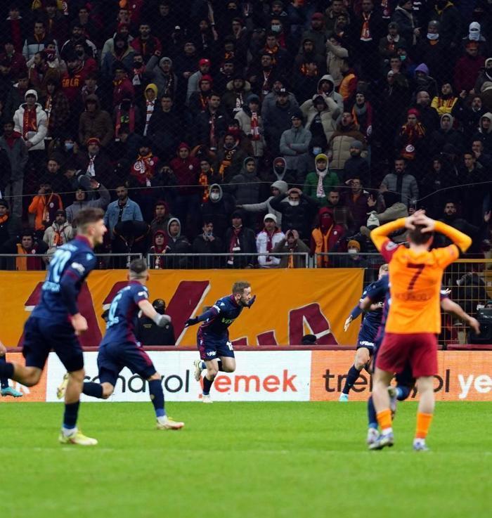 Fanatik yazarları Galatasaray - Trabzonspor mücadelesini yazdı