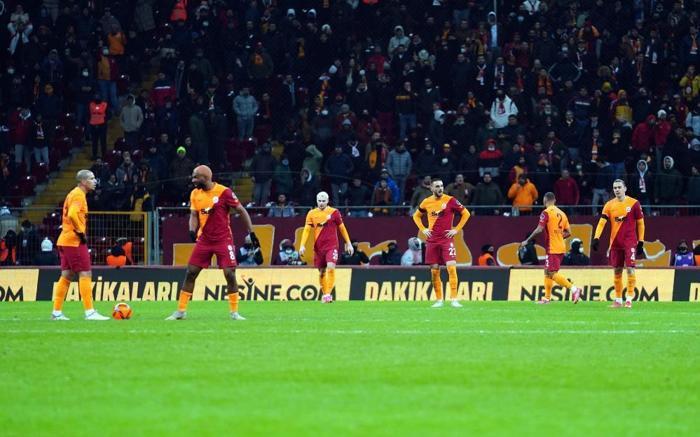 Fanatik yazarları Galatasaray - Trabzonspor mücadelesini yazdı