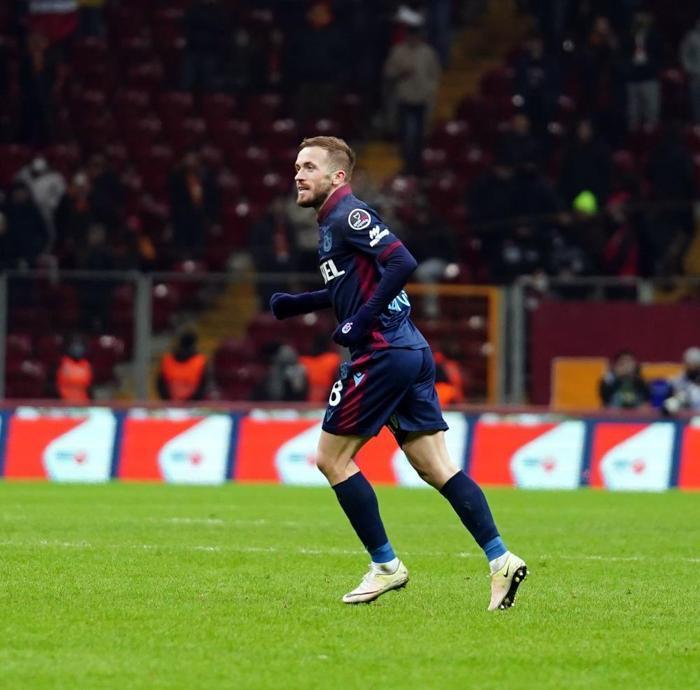 Fanatik yazarları Galatasaray - Trabzonspor mücadelesini yazdı