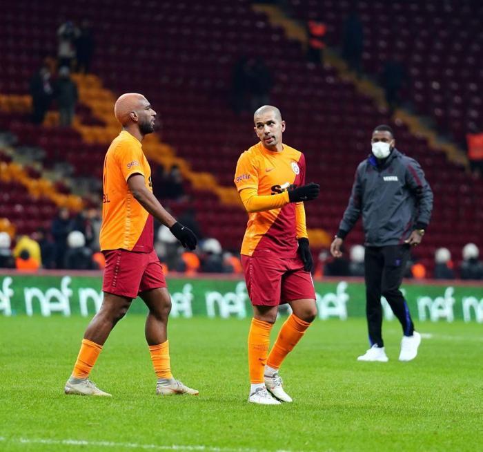 Fanatik yazarları Galatasaray - Trabzonspor mücadelesini yazdı