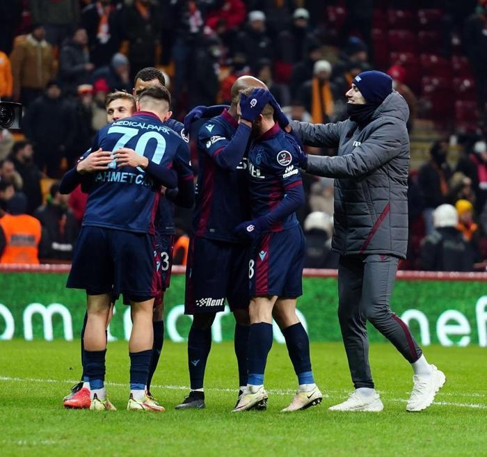 Fanatik yazarları Galatasaray - Trabzonspor mücadelesini yazdı