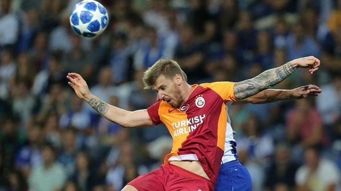 Serdar Azizden şok hareket UEFA tehditi