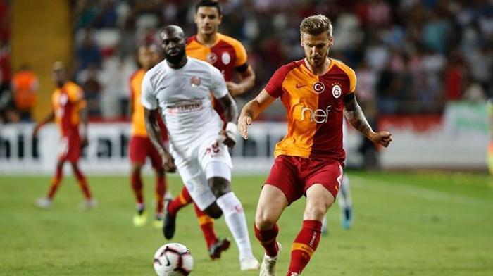 Serdar Azizden şok hareket UEFA tehditi