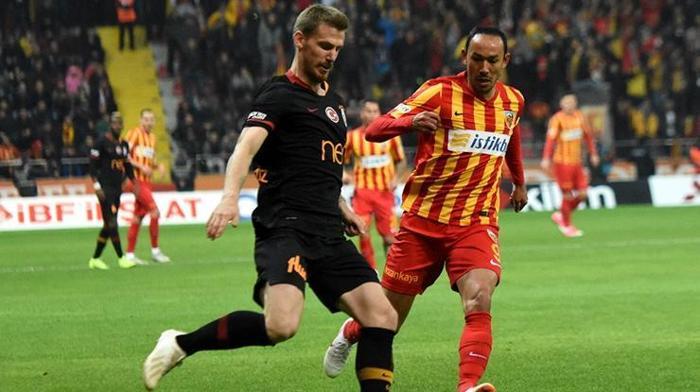 Serdar Azizden şok hareket UEFA tehditi