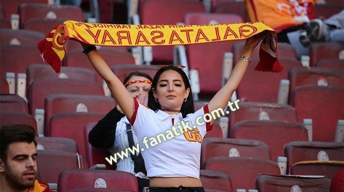 Fatih Terim ve Hasan Şaşın gol sevinci maça damga vurdu