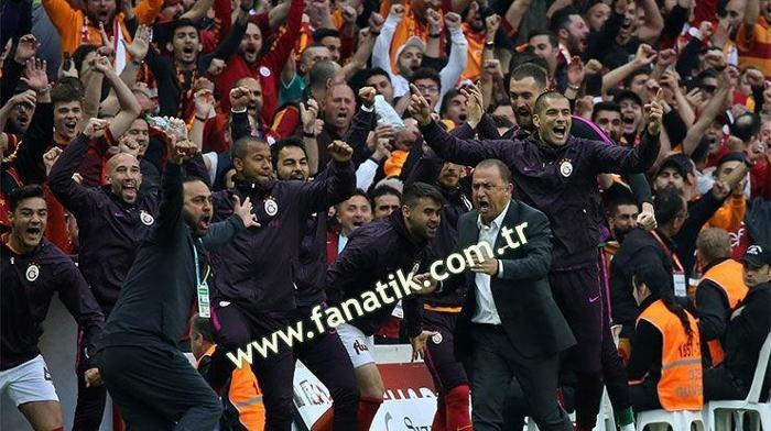 Fatih Terim ve Hasan Şaşın gol sevinci maça damga vurdu