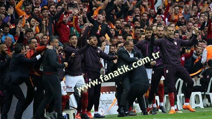 Fatih Terim ve Hasan Şaşın gol sevinci maça damga vurdu
