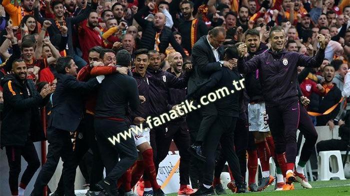 Fatih Terim ve Hasan Şaşın gol sevinci maça damga vurdu