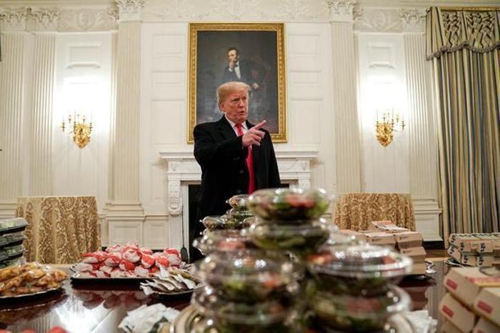Donald Trumptan futbol takımına ziyafet