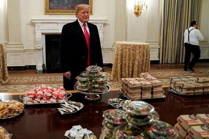 Donald Trumptan futbol takımına ziyafet