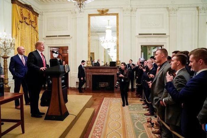 Donald Trumptan futbol takımına ziyafet