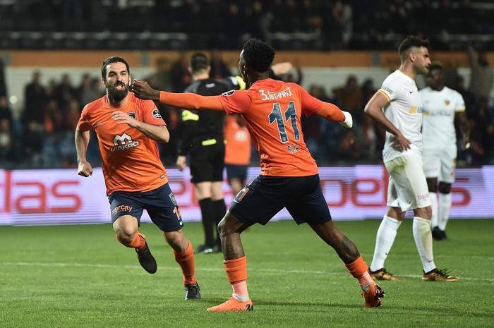 Adım adım eriyen kariyer