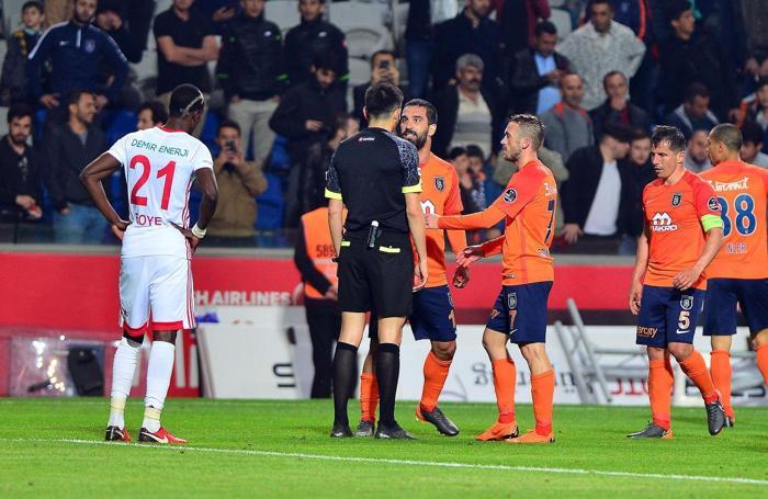 Adım adım eriyen kariyer