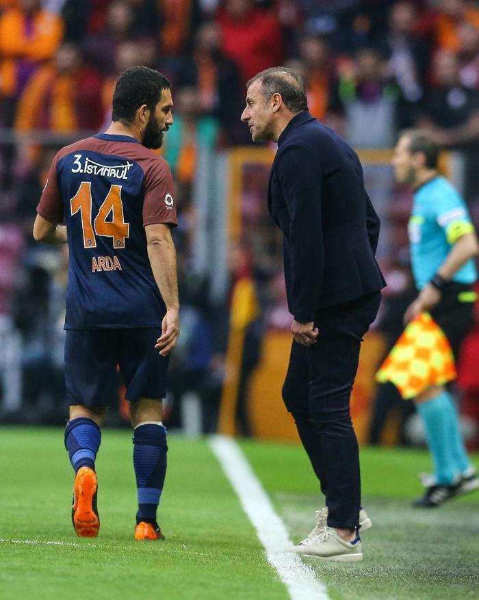 Adım adım eriyen kariyer