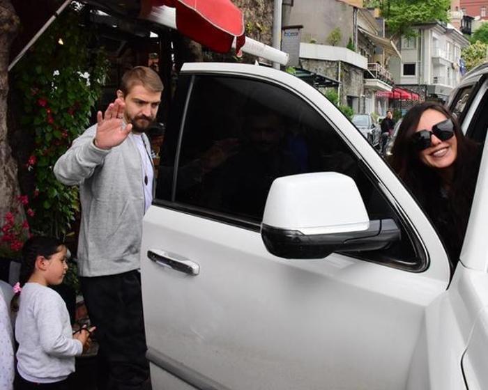 Caner Erkin ve Şükran Ovalının bebeği göründü