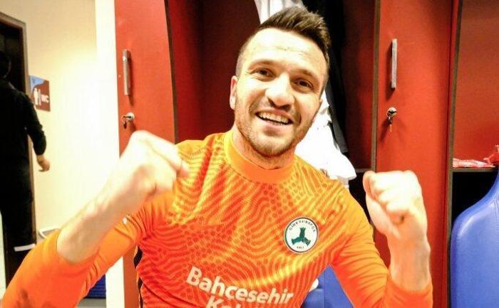 Galatasarayda kaleci operasyonu Sinan Bolat girişimleri...