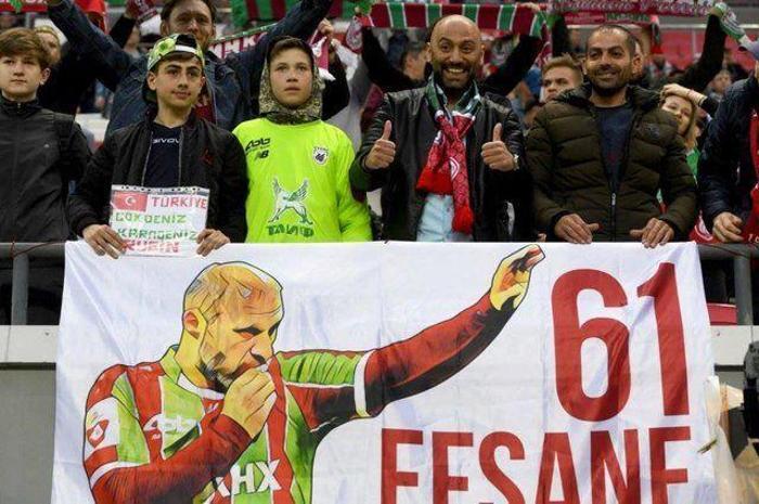 Gökdeniz Karadeniz futbolu bıraktı