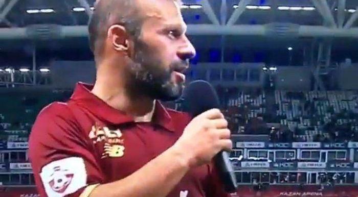 Gökdeniz Karadeniz futbolu bıraktı