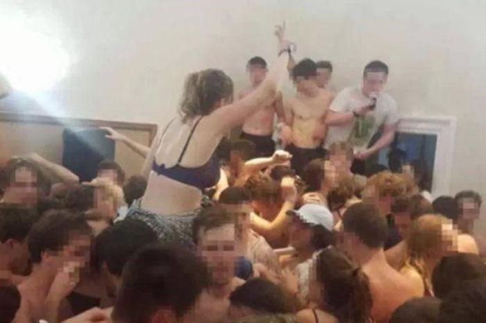 Oxford öğrencilerinin çılgın partilerine son