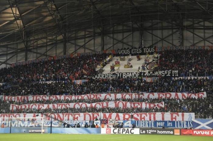Avrupada, kupada, ligde rezil oldunuz. Yönetim, antrenör ve futbolcular... Marsilyanın utancısınız