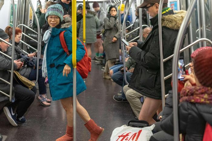 Pantolonsuz metro yolculuğu