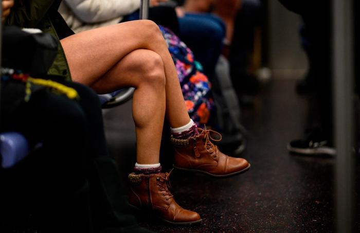 Pantolonsuz metro yolculuğu