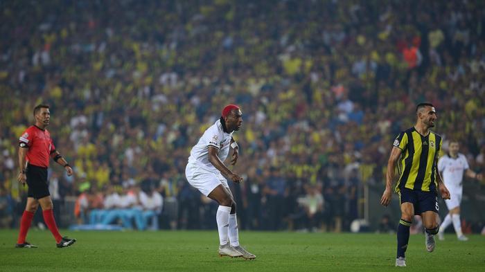 Beşiktaş Babeli Fulhama gönderdi İşte transferin detayları...