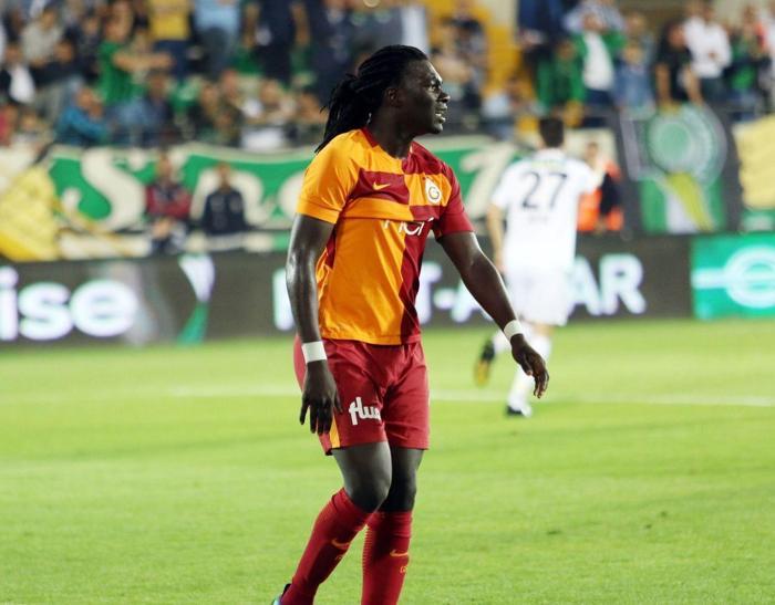 Bafetimbi Gomis yıkıldı Teselli minik taraftardan
