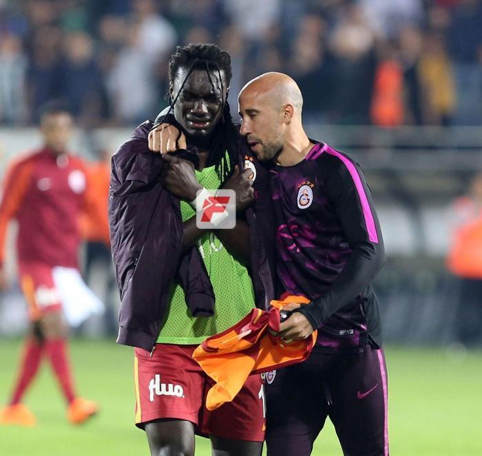 Bafetimbi Gomis yıkıldı Teselli minik taraftardan