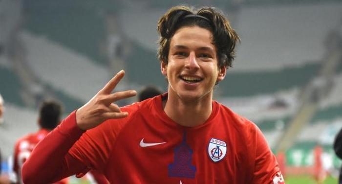 Son dakika transfer haberi Sıcak saatler, flaş gelişmeler...