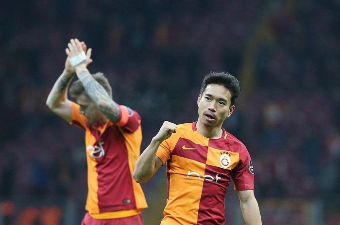 Galatasaray Yuto Nagatomoyu bitiriyor