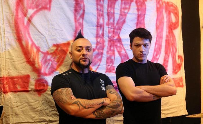 Celasun hem yazdı hem söyledi