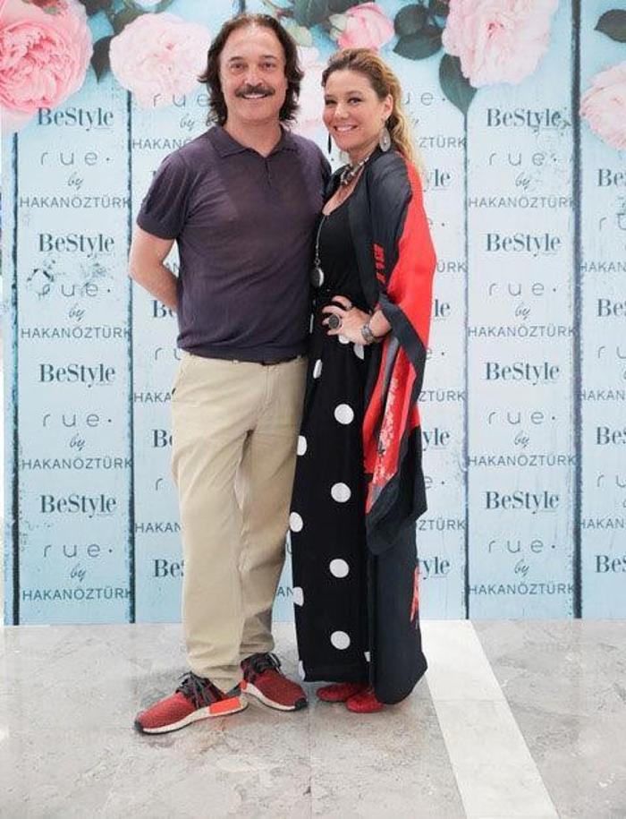 Dostları yalnız bırakmadı