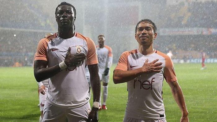Galatasaray Yuto Nagatomoyu bitiriyor