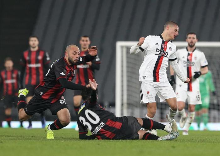 Fatih Karagümrük - Beşiktaş maçı yazar yorumları