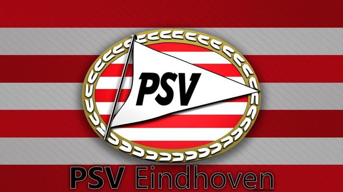 32) PSV Eindhoven