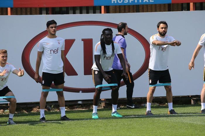 Claudio Taffarel ve Ümit Davala antrenmanda güreşti