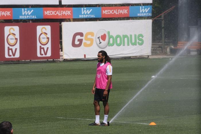 Claudio Taffarel ve Ümit Davala antrenmanda güreşti