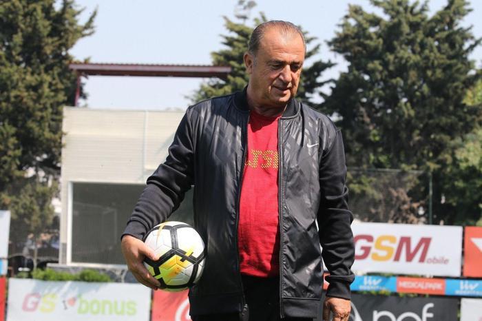 Claudio Taffarel ve Ümit Davala antrenmanda güreşti
