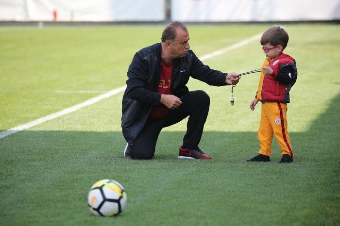 Claudio Taffarel ve Ümit Davala antrenmanda güreşti