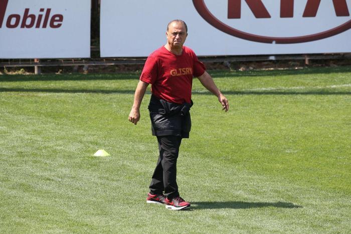 Claudio Taffarel ve Ümit Davala antrenmanda güreşti