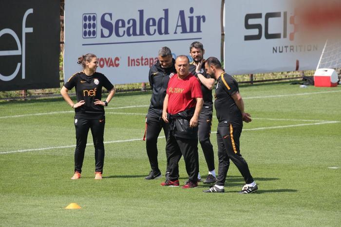 Claudio Taffarel ve Ümit Davala antrenmanda güreşti