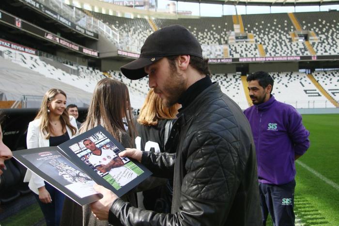 Çukurun Yamaçı Aras Bulut İynemli, Vodafone Parkı gezdi